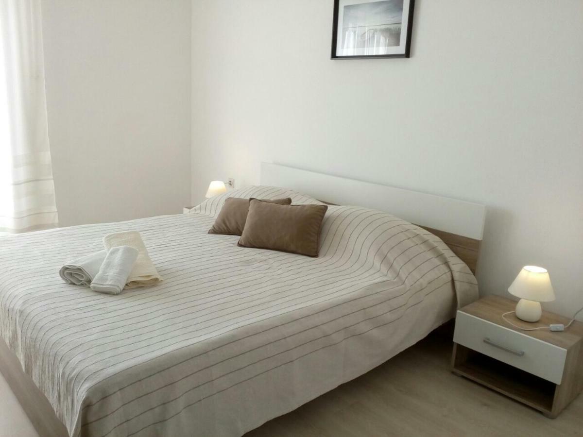 Apartman Knapic Koromačno Екстериор снимка