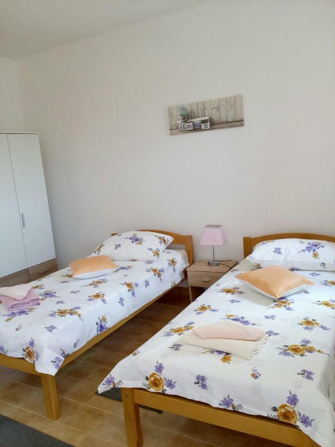 Apartman Knapic Koromačno Екстериор снимка